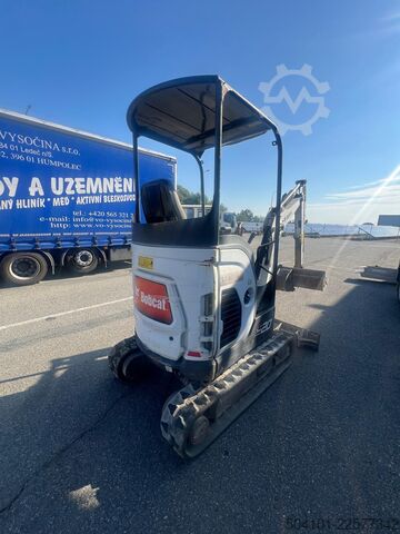 Miniescavadora Bobcat E20 / 2015 Bobcat E20