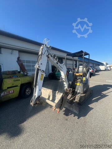 Miniescavadora Bobcat E20 / 2015 Bobcat E20