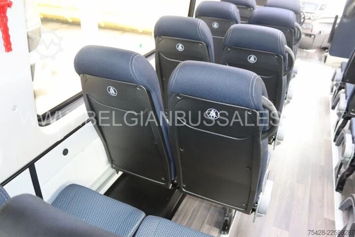 Minibüs Iveco Daily line / A65C18 / Airco / Automatic / Elect...