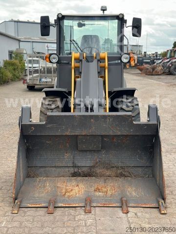 Tekerlekli yükleyici MECALAC AX 700 4x4 Schaufel NEU Greifschaufel