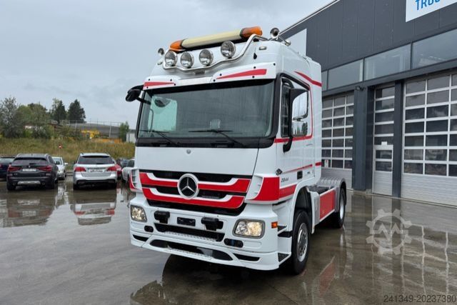 Tractor estándar MERCEDES-BENZ Actros 2044 4x4