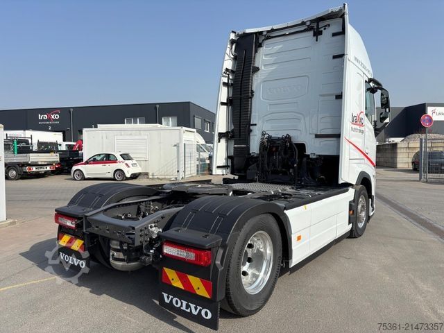 Standard SZM VOLVO FH500 Aero Globetrotter XL Miete / Mietkauf