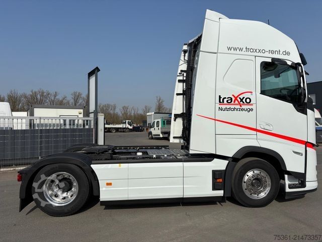 Standard SZM VOLVO FH500 Aero Globetrotter XL Miete / Mietkauf