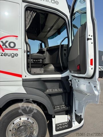 Standard SZM VOLVO FH500 Aero Globetrotter XL Miete / Mietkauf