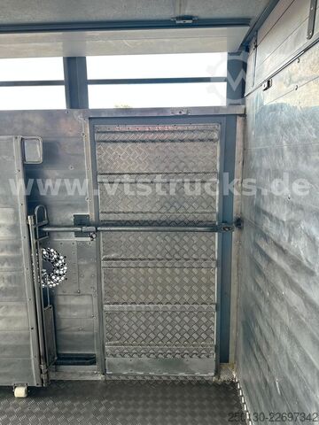 Camião para gado MAN TGM 15.290 1 Stock Köstner Viehaufbau