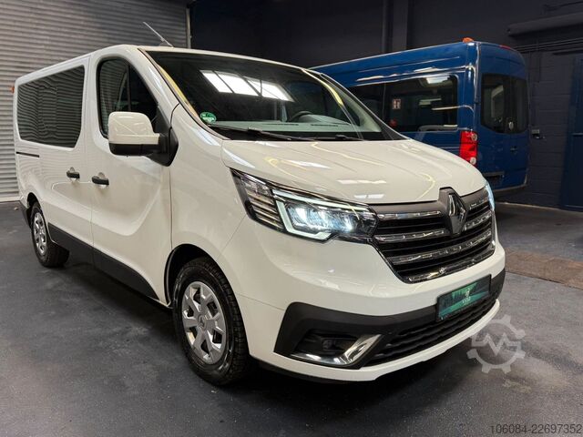 Minibús RENAULT Trafic Kombi L1H1 Life Style 8 Sitze AC LED PDC