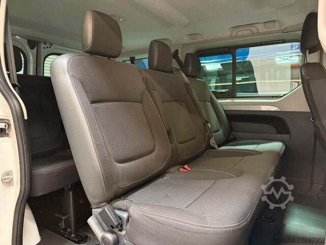 Minibús RENAULT Trafic Kombi L1H1 Life Style 8 Sitze AC LED PDC