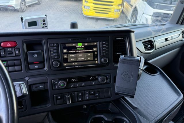 Standardowy ciągnik siodłowy SCANIA R450 4x2
