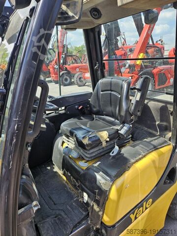Diesel Forklift Yale GPD35VX