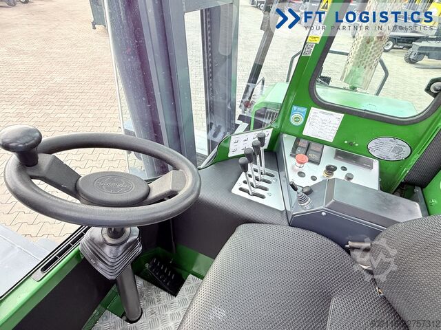 Carretilla retráctil de 4 vías Combilift C4500 GAS DUPLEX 5500 FORK POSITIONER