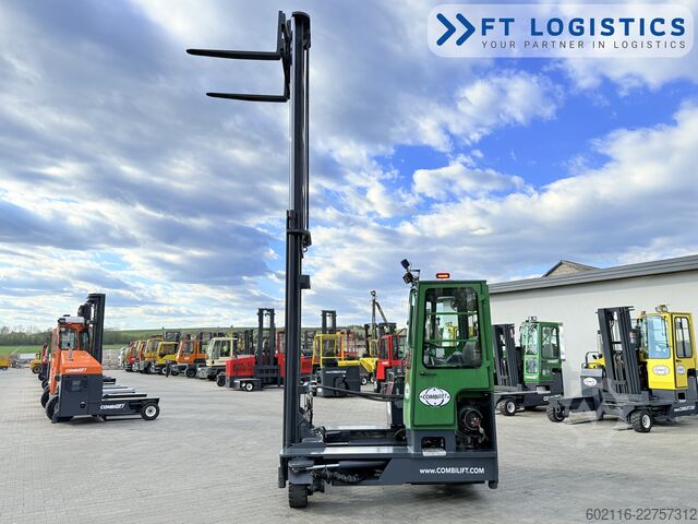 Carretilla retráctil de 4 vías Combilift C4500 GAS DUPLEX 5500 FORK POSITIONER