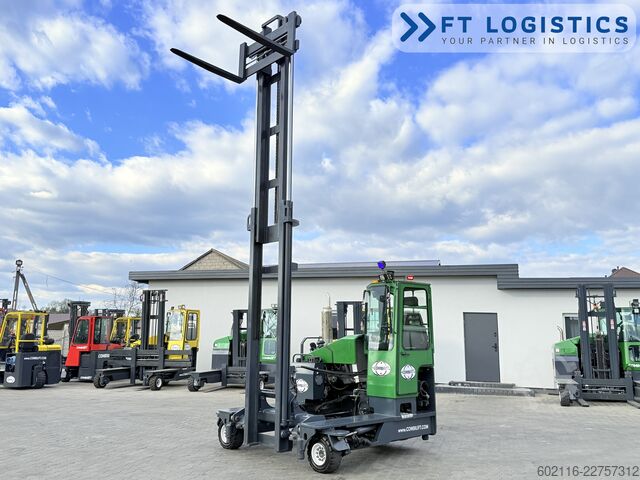 Carretilla retráctil de 4 vías Combilift C4500 GAS DUPLEX 5500 FORK POSITIONER