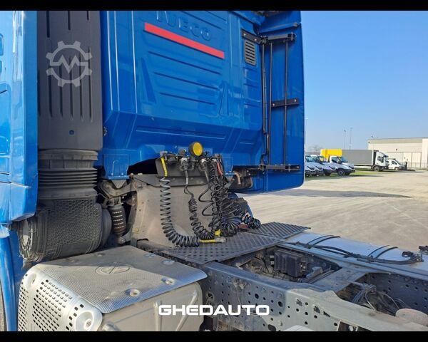 Standardní tahač IVECO AS440S46T/P