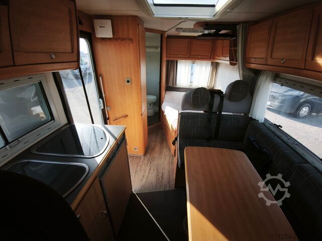 Półzintegrowany kamper KNAUS Sun Traveler Ti 600 l