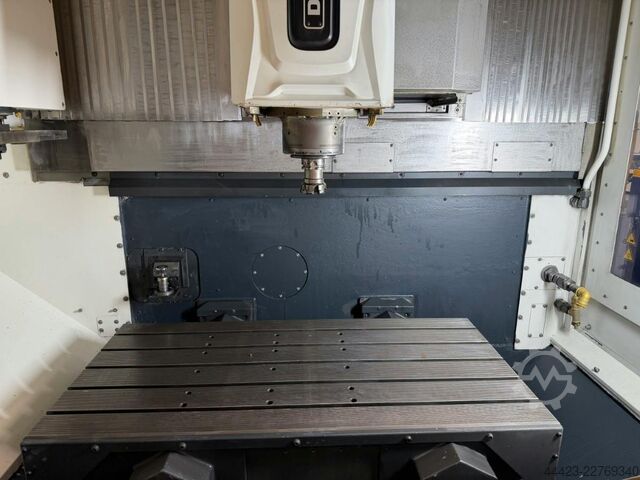 Centro di lavoro a 3 assi DMG MORI DMC 850 V