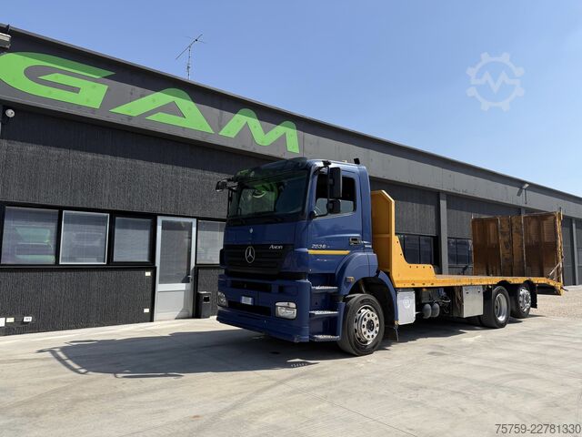 Ciężarówka z płaską platformą Mercedes-Benz Axor 2536 Tieflader + Rampen 6x2 Euro5