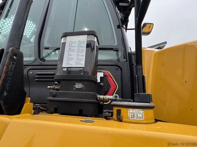 Articulated dumper Caterpillar 730