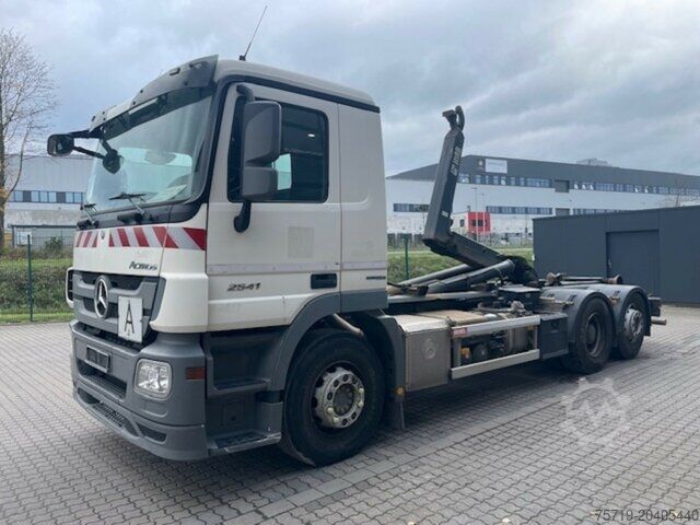Skip truck Mercedes-Benz 2541 Actros 6x2 Multilift XR