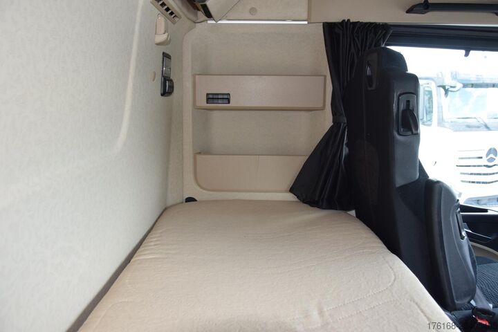 Standardowy ciągnik siodłowy MERCEDES-BENZ Actros 5 1845 BigSpace