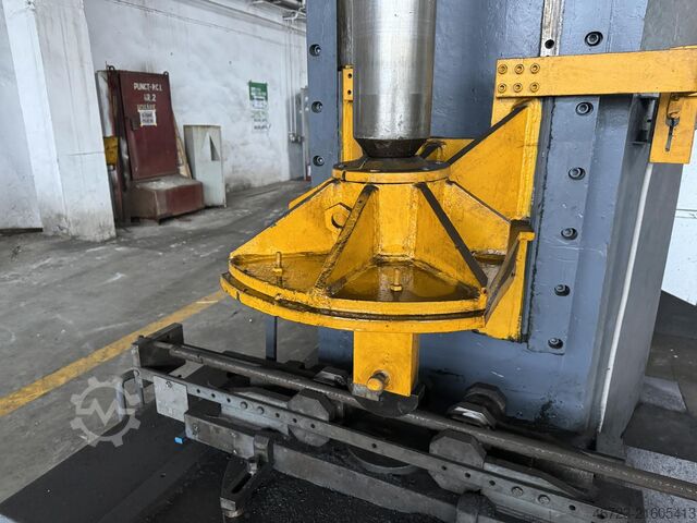 υδραυλική πρέσα UVA 