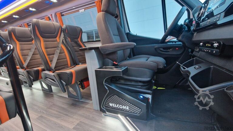 Minibus MERCEDES-BENZ 519  Allrad 4 x 4  20 / 23 Sitzer schnelle Liefe