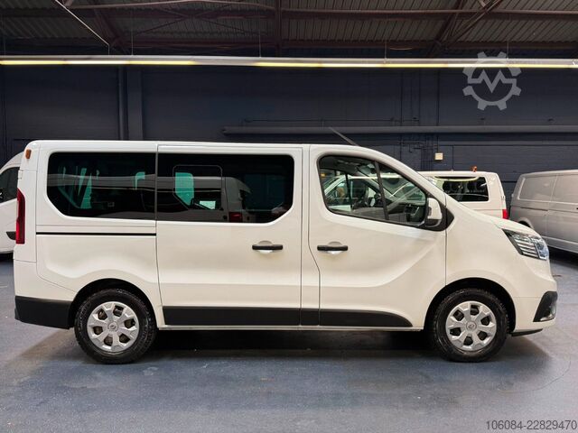 Minibus RENAULT Trafic Kombi L1H1 Life Style 8 Sitze AC LED PDC