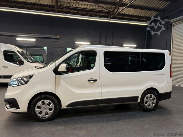 Minibus RENAULT Trafic Kombi L1H1 Life Style 8 Sitze AC LED PDC