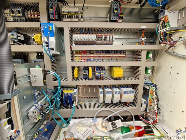 Krauss Maffei Injection Molding Line KraussMaffei 50/55 CX