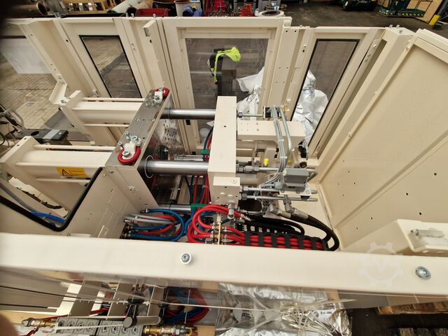 Krauss Maffei Injection Molding Line KraussMaffei 50/55 CX