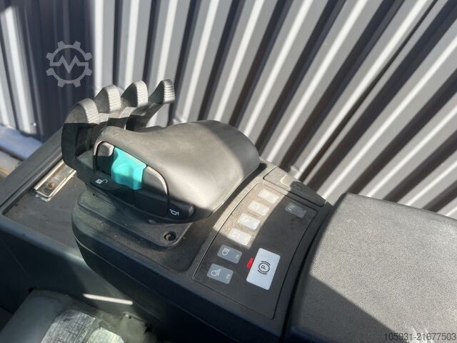 Elektrikli 3 tekerlekli forklift Jungheinrich EFG216