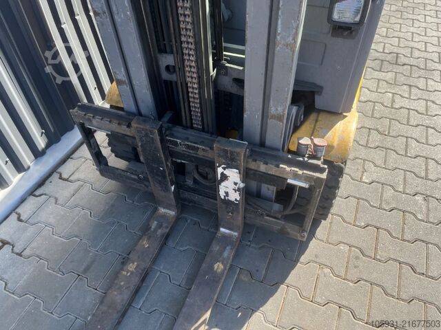 Elektrikli 3 tekerlekli forklift Jungheinrich EFG216