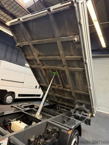 Autoutilitară basculantă IVECO Daily 35S18 3,0l 3 Seiten Kipper KLIMA AHK 3,5T