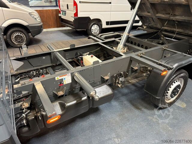 Autoutilitară basculantă IVECO Daily 35S18 3,0l 3 Seiten Kipper KLIMA AHK 3,5T