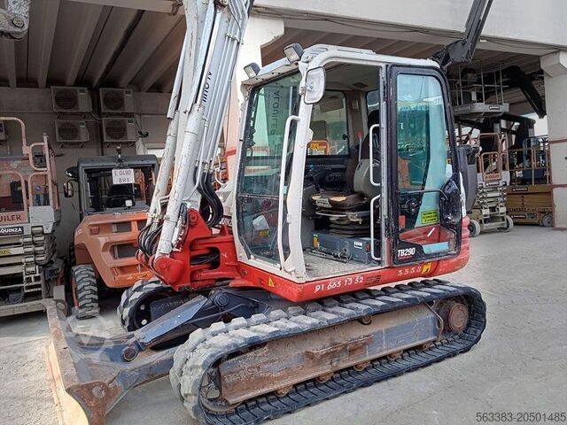 Mini bageri Takeuchi TB290