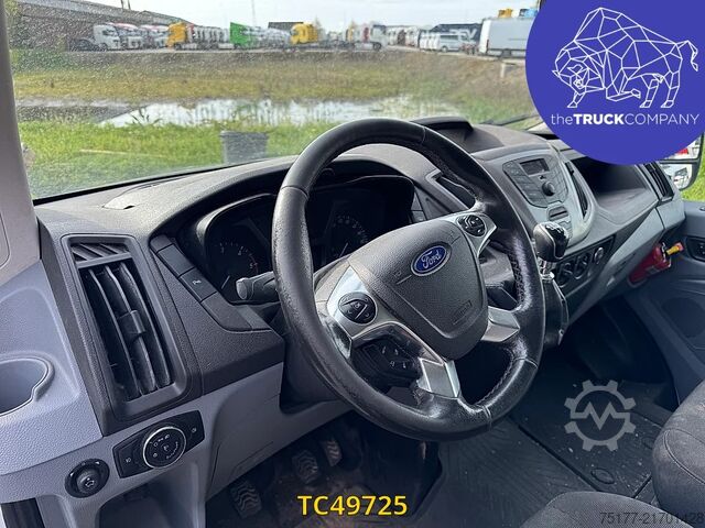 Furgão de painéis Ford Transit 290 L2H2 TREND