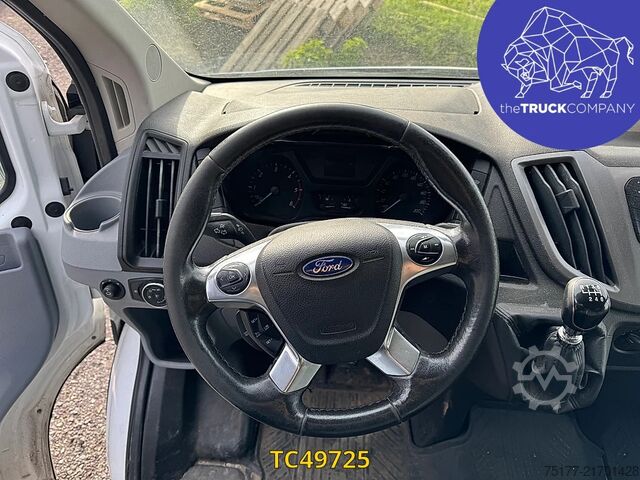 Furgão de painéis Ford Transit 290 L2H2 TREND