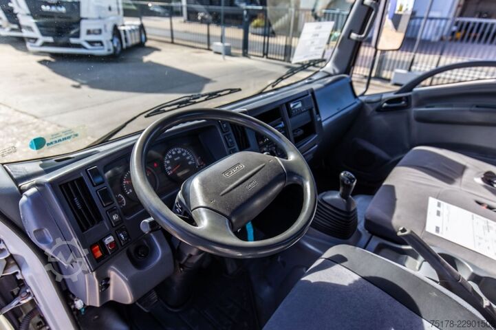  ISUZU NPR 75