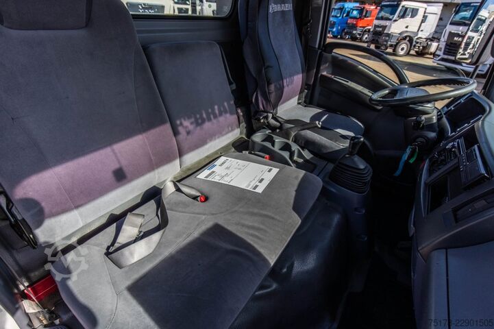  ISUZU NPR 75