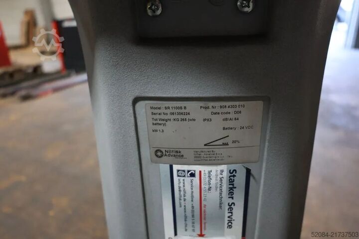 Yol süpürme aracı Nilfisk SR 1100S B