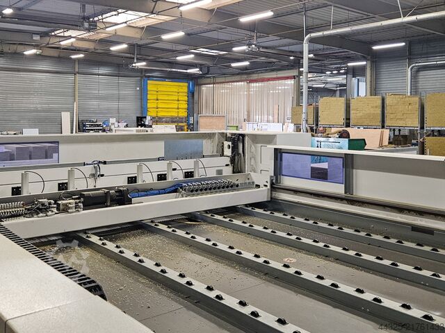 Serra de painel - alimentação pela frente HOMAG SAWTEQ B-400