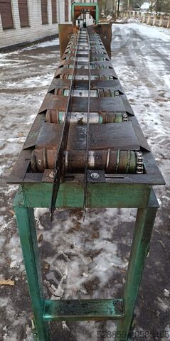 Kantverk med utmatnings transportör