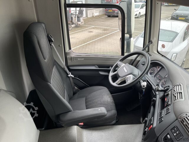 Gekoeld/bevroren transport DAF CF 260 FA / Carrier Koeler - 30 gr / Chereau Fr...