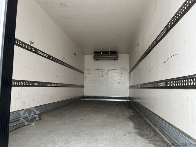 Gekoeld/bevroren transport DAF CF 260 FA / Carrier Koeler - 30 gr / Chereau Fr...