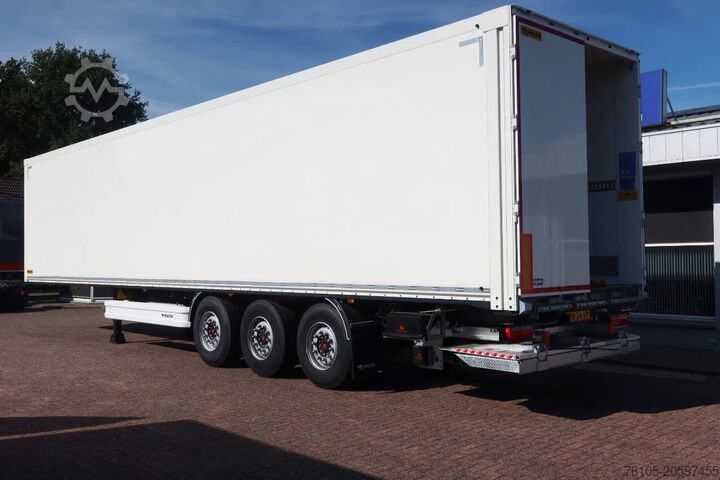 Koffer Wielton 3 Asser. Gesloten met Dhollandia klep 2500 kg L...