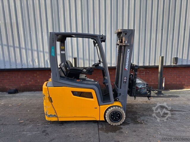 Empilhador eléctrico de 3 rodas Jungheinrich EFG 220 / 677 Std.