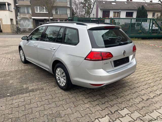 Minibus VOLKSWAGEN Golf 1.6 TDI DSG Variant* Navi* Klima* MFL* PDC