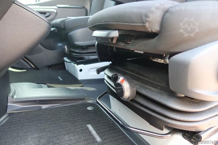 Βαγόνι με ψυγείο Mercedes-Benz Sprinter 317 Koel/Vries L2/H2 220 Volt stekker