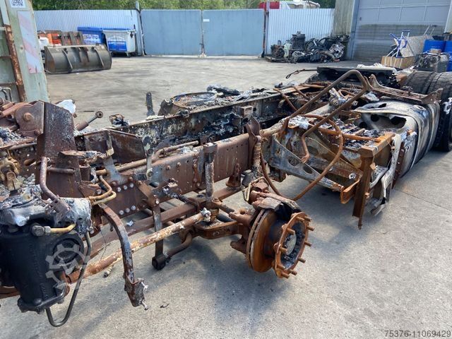 Τυπική μονάδα τράκτορα MAN TGX 18.510 Brandschaden