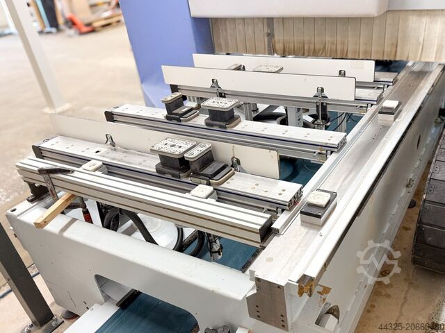 Centro de processamento com fita de bordo HOMAG BMG 311 VENTURE 320 L