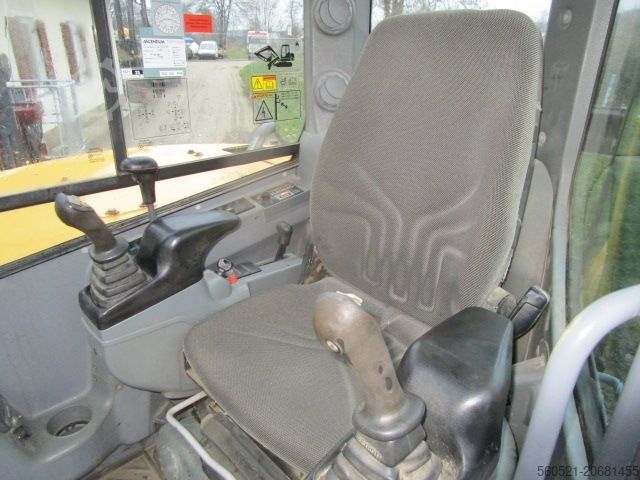 Minigraafmachine Volvo ECR88 Plus - GEEL Powertilt BJ 2023 + 3 Löffel